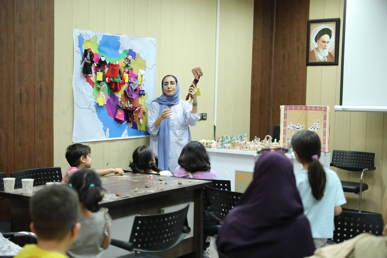 آشناسازی کودکان خوزستانی با عروسکهای باستانی و محلی خوزستان
