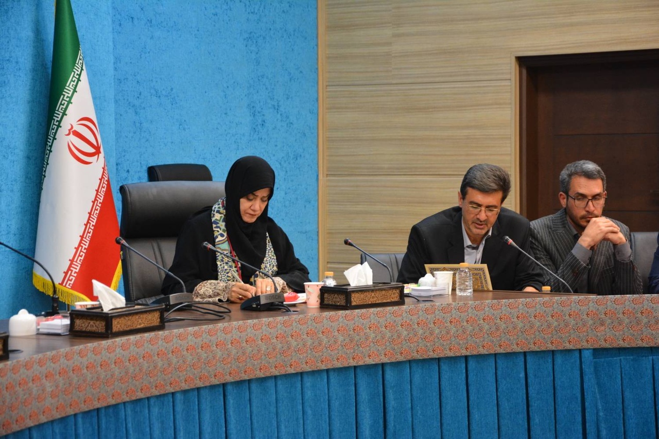 رفع تعهد ارزی از صادرات صنایعدستی در کشور/ تحقق شعار سال با مشارکت مردم در تولید پررونق صنایعدستی