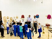 بازدید ۳۰ نفر از کودکان مهدکودک از موزه مردم‌شناسی طبس