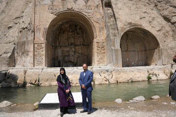 بازدید معاون صنایع‌دستی کشور از محوطه طاق‌بستان