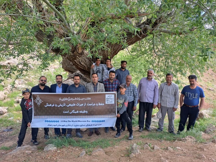 آیین پاسداشت درخت کهنسال بید سفید در روستای قطارآقاج کبودراهنگ