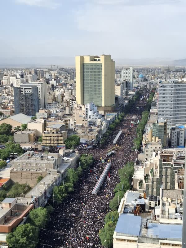 پیکر خادم‌ الرضا در حرم رضوی آرام گرفت