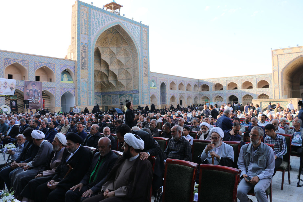 آیتالله رئیسی مظلومانه زیست و سرافرازانه به دیدار معبود شتافت