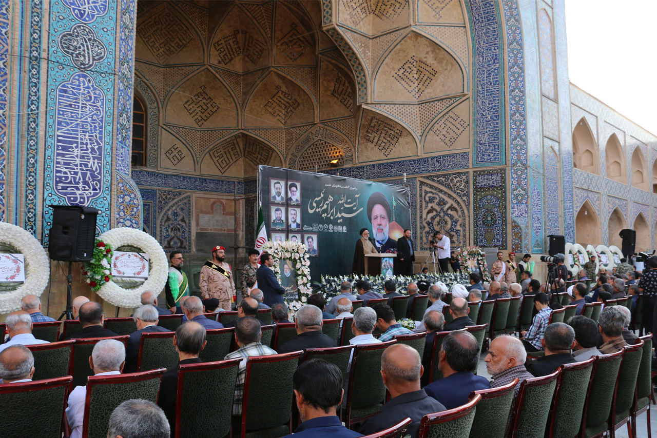 آیتالله رئیسی مظلومانه زیست و سرافرازانه به دیدار معبود شتافت