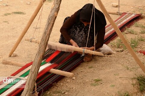 طرح نقوش کهن و اساطیری روی «جاجیم» لرستان/ هنری که خواهان دارد