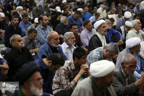 حضور پرشور مردم قم در تجمع پایانی راهپیمایی بزرگداشت قیام ۱۵ خرداد