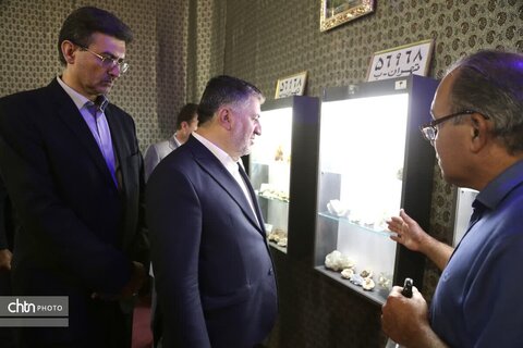 بازدید استاندار یزد از موزه اردانی