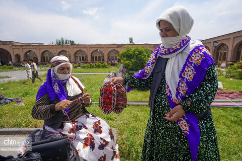 نمایشگاه صنایع دستی در بقعه شیخ حیدر مشگین شهر