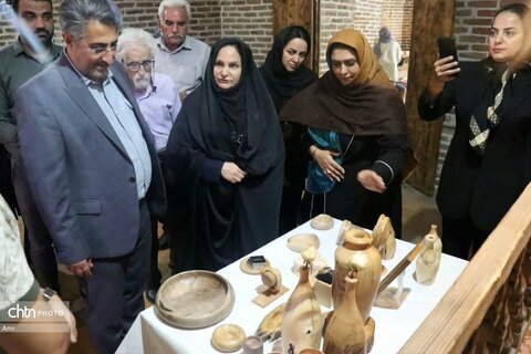 افتتاح نمایشگاه صنایع دستی به مناسبت آغاز هفته صنایع دستی