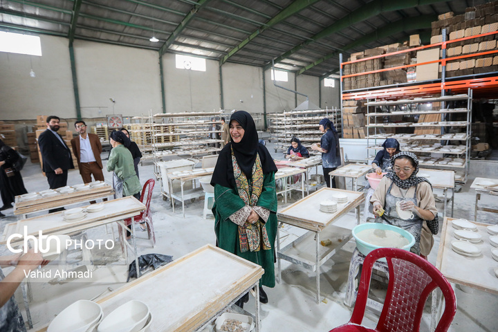 بازدید مریم جلالی از کارگاه های صنایع دستی ورامین