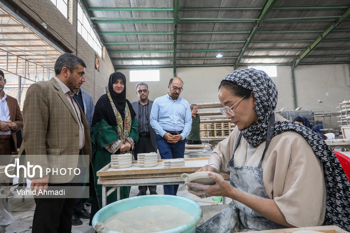 بازدید مریم جلالی از کارگاه های صنایع دستی ورامین