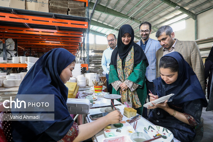 بازدید مریم جلالی از کارگاه های صنایع دستی ورامین