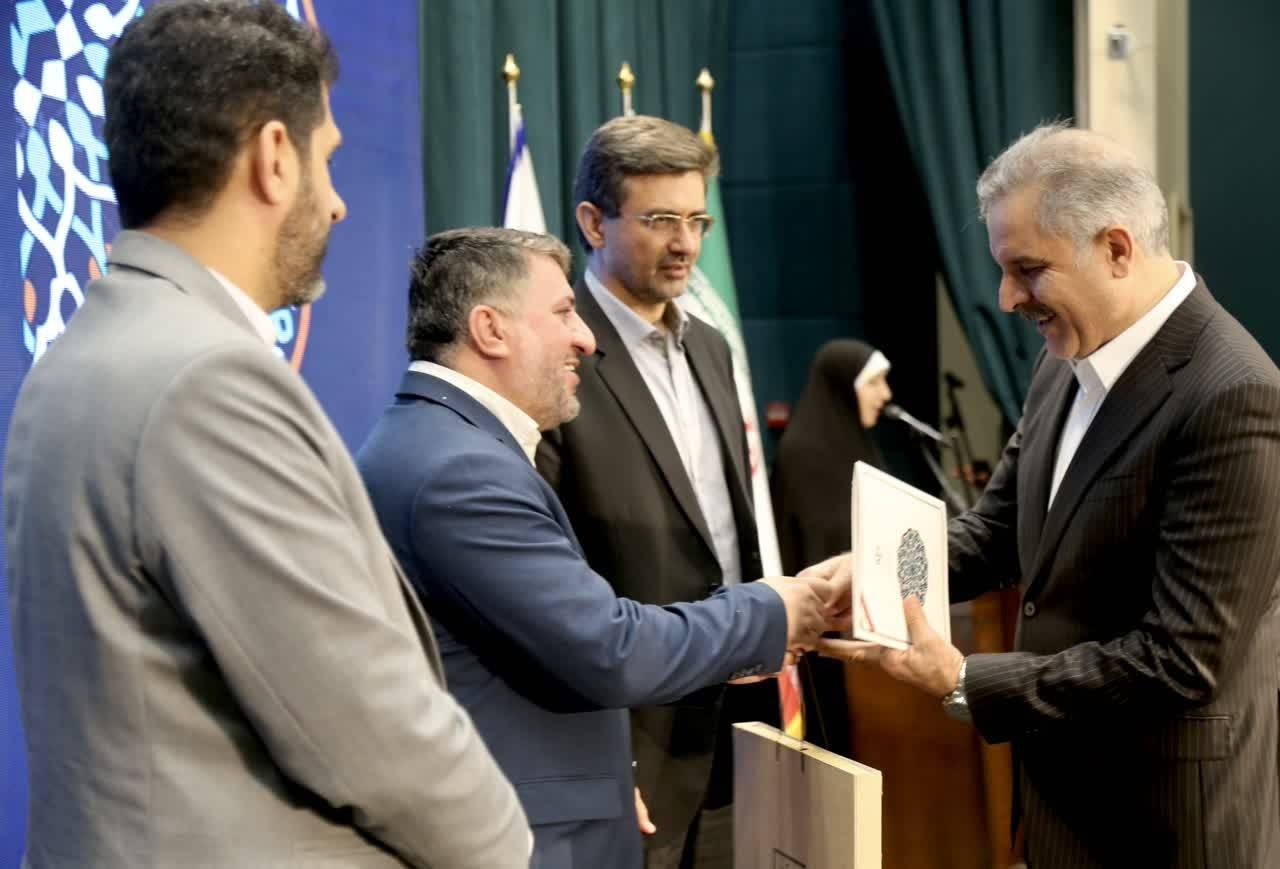 اعتقاد واقعی و راسخ شهید رئیسی به مسئله گردشگری/ گردشگری، عشق به اصالتها و ارزشهای یزد است