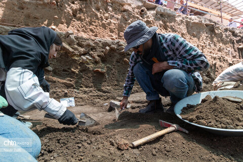 کاوش باستان‌شناسی در خیابان باباطاهر همدان