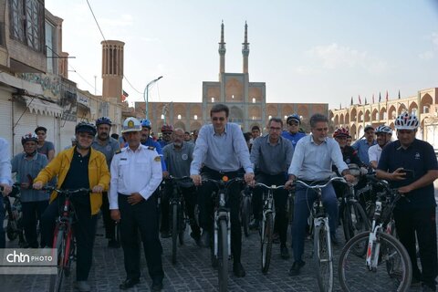 همايش دوچرخه‌سواری به‌مناسبت هفته صنایع دستی در یزد