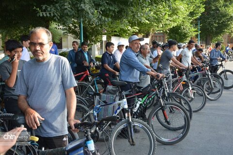 همايش دوچرخه‌سواری به‌مناسبت هفته صنایع دستی در یزد