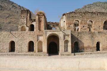 مرمت و بازسازی قلعه اشرف العشایر (پوراشرف) دره‌شهر ایلام انجام می‌شود