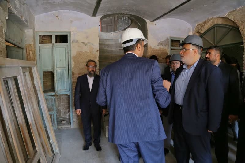 بازدید استاندار قزوین از پروژه مرمت و احیای گراندهتل/ بهرهبرداری از فاز اول پروژه همزمان با دهه مبارک فجر