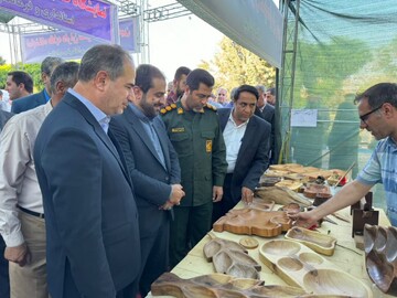 حضور هنرمندان صنایع‌دستی چهارباغ در نمایشگاه طلایه‌داران شکوه ایران‌زمین
