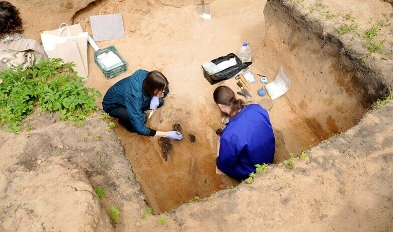 کشف جسد ۶۰۰ ساله در زیر یک پارک در لیتوانی