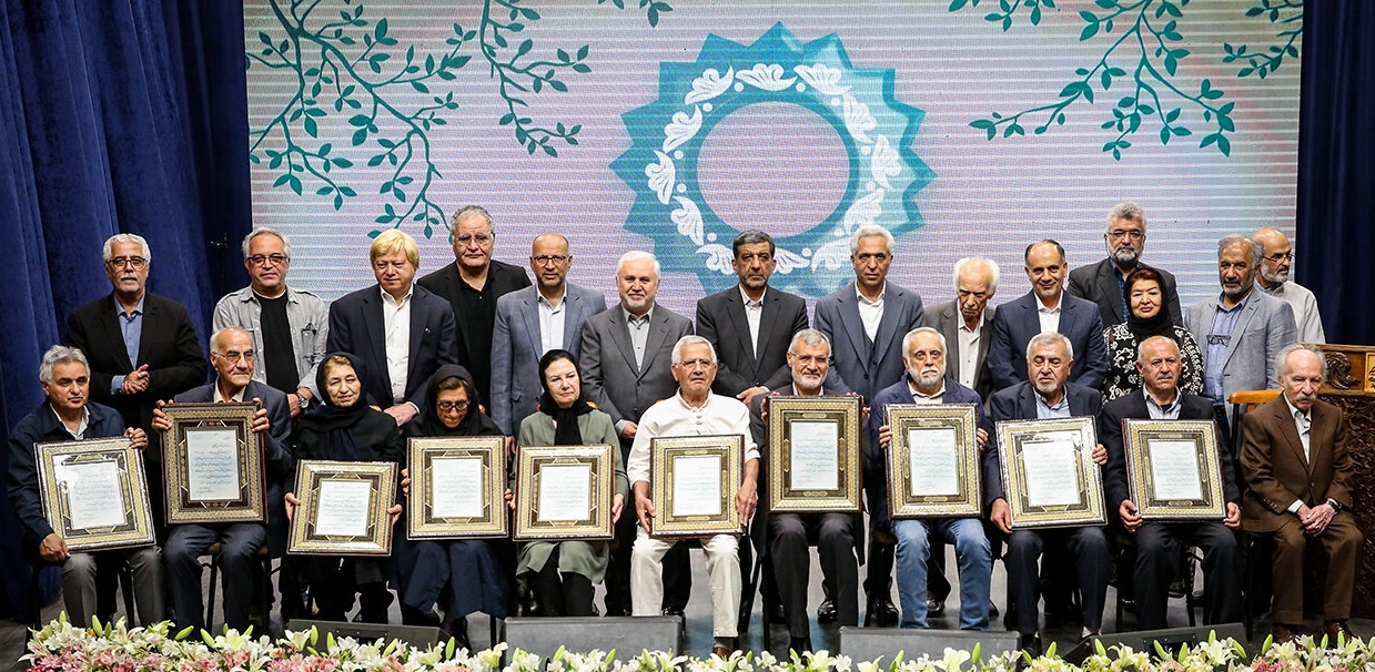 چرا برگزاری سه دوره بزرگداشت چهرههای ماندگار میراثفرهنگی و ادامه این مسیر مهم است؟/ تجلیل از ۳۰ پیشکسوت و تشکیل خانهای برای وفاق ملی