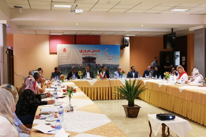 گردشگری اصفهان و روسیه گسترش مییابد/ آماده برقراری پروازهای مستقیم میان اصفهان و روسیه هستیم گردشگری اصفهان و روسیه گسترش مییابد/ آماده برقراری پروازهای مستقیم میان اصفهان و روسیه هستیم