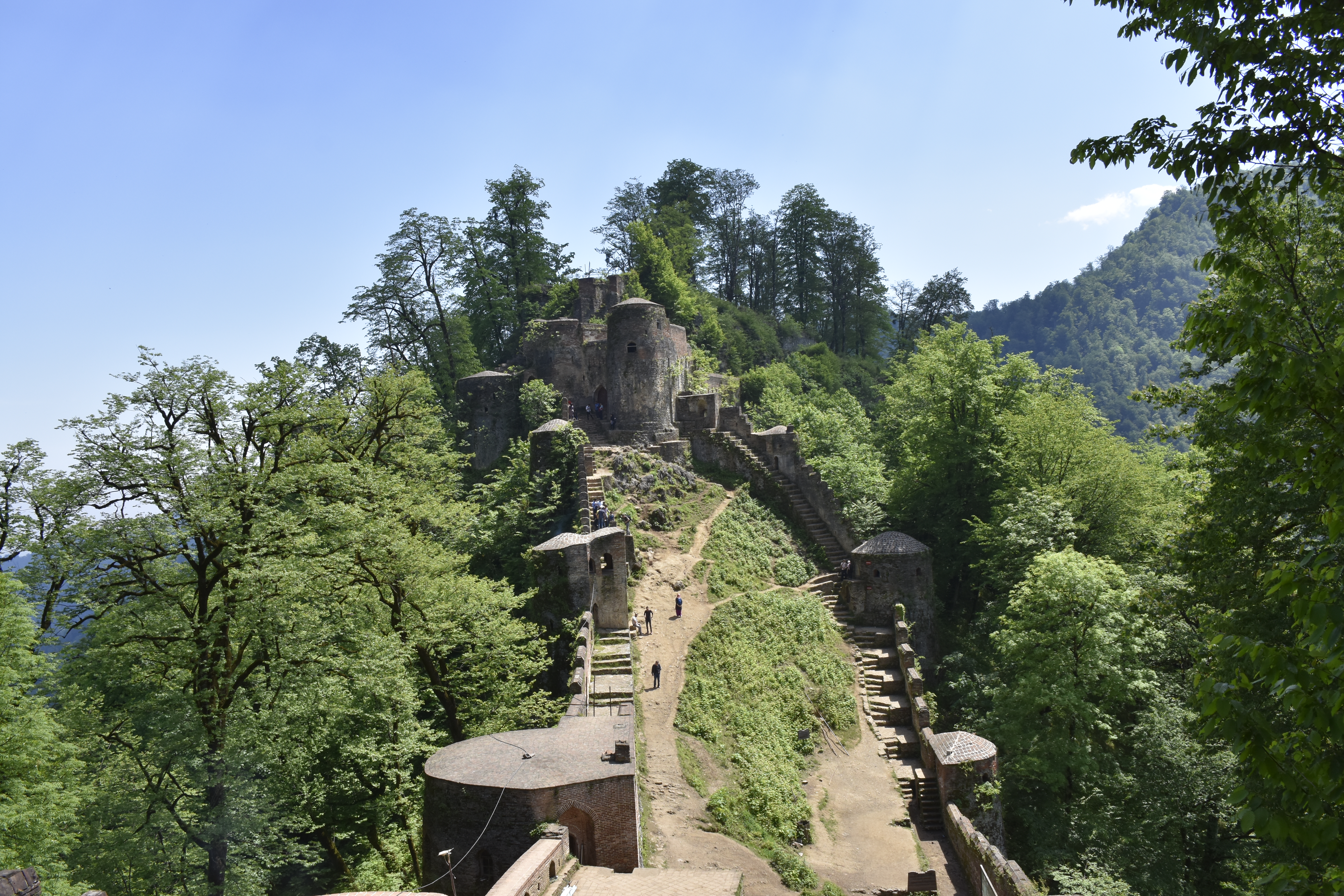 قلعهها و پلهای تاریخی گیلان با سازههای قجری