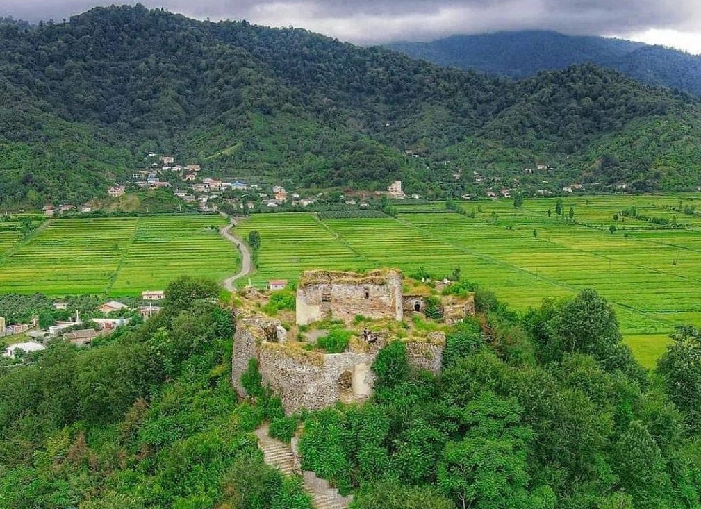 قلعه‌ها و پل‌های تاریخی گیلان با سازه‌های قجری