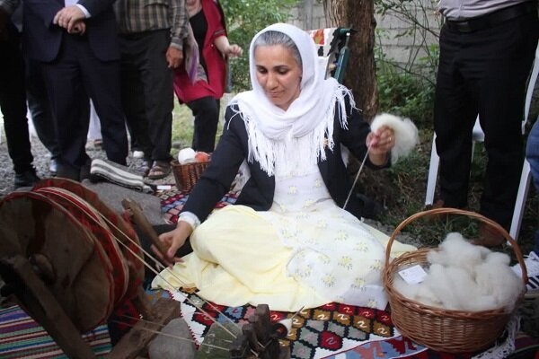 گلیم عنبران جلوهای از اصالت و هنر مردمان منطقه گیلان گلیم عنبران جلوهای از اصالت و هنر مردمان منطقه گیلان