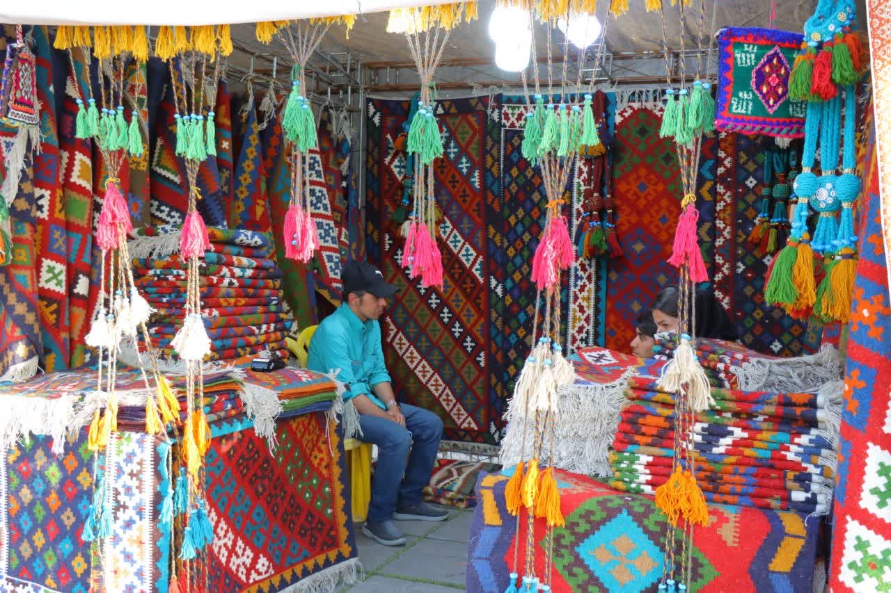 گلیم عنبران جلوهای از اصالت و هنر مردمان منطقه گیلان