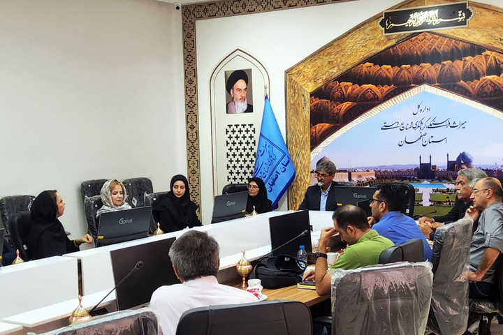 راهنمایان گردشگری سربازان جبهه نخست صنعت گردشگری راهنمایان گردشگری سربازان جبهه نخست صنعت گردشگری