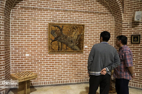 نمایشگاه معرق چوب «نقش کمان» در نگارخانه خطایی اردبیل