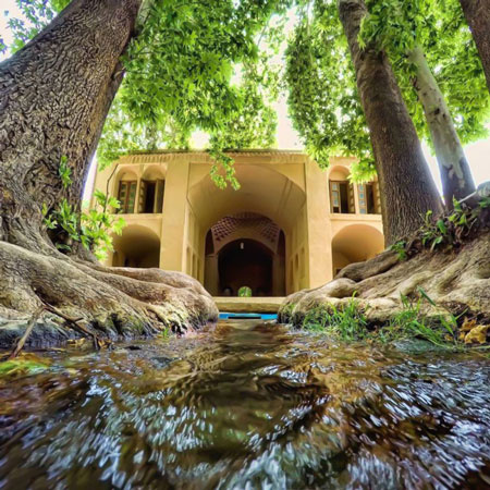 باغ جهانی پهلوان‌پور مهریز؛ یک نمونه زیبا از باغ‌های اصیل ایرانی
