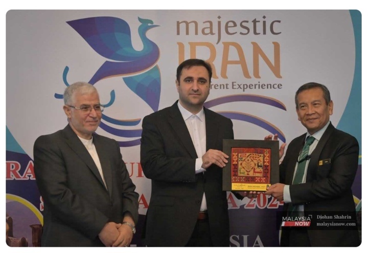 تقویت ارتباطات فرهنگی، راهی به سوی توسعه گردشگری دو کشور ایران و مالزی تقویت ارتباطات فرهنگی، راهی به سوی توسعه گردشگری دو کشور ایران و مالزی