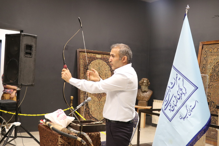 مراسم اهمیت کمان و کمانداری در فرهنگ ایران و اسلام در موزه رشت