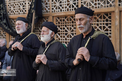 آیین سنتی طشت گذاری در پایگاه میراث جهانی شیخ صفی الدین اردبیلی