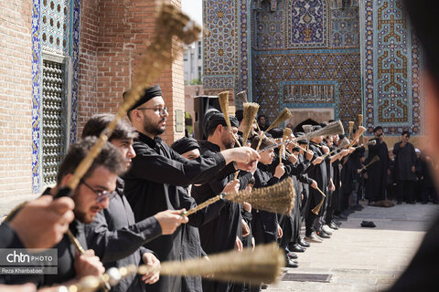 آیین سنتی طشت گذاری در پایگاه میراث جهانی شیخ صفی الدین اردبیلی