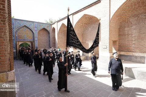 آیین سنتی طشت گذاری در پایگاه میراث جهانی شیخ صفی الدین اردبیلی