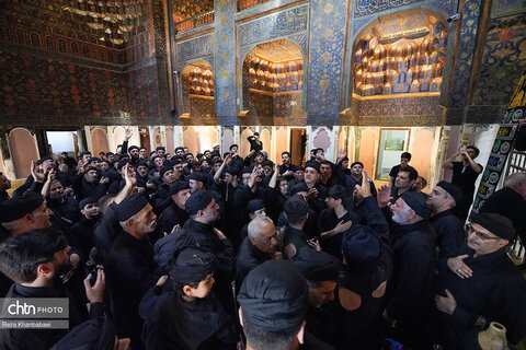 آیین سنتی طشت گذاری در پایگاه میراث جهانی شیخ صفی الدین اردبیلی