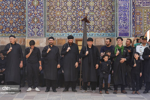 آیین سنتی طشت گذاری در پایگاه میراث جهانی شیخ صفی الدین اردبیلی
