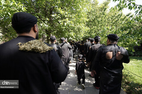 آیین سنتی طشت گذاری در پایگاه میراث جهانی شیخ صفی الدین اردبیلی