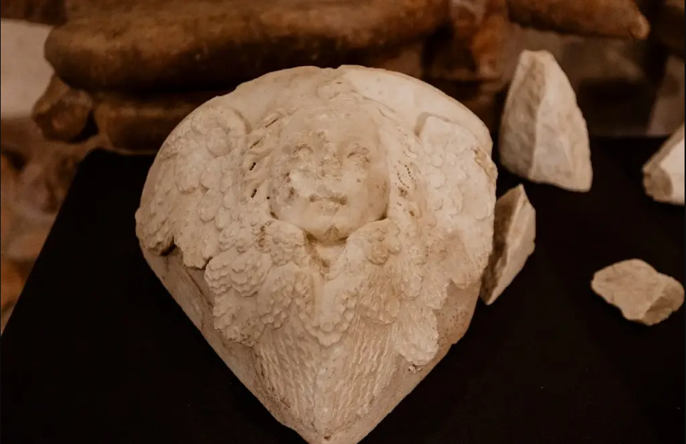 فرشتههای سنگی کمیاب در قلعه ویشگراد کشف شدند