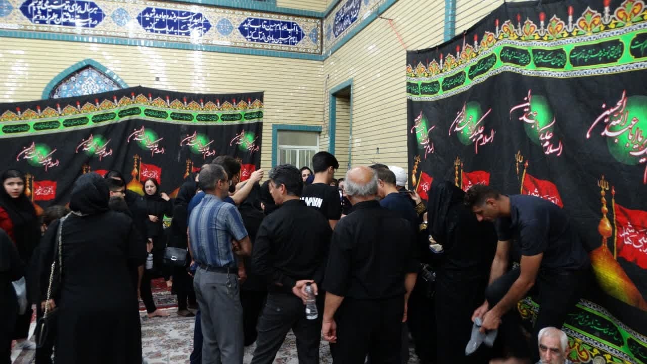 آشناسازی دزفولیها با آیینهای عاشورایی در یک گشت مذهبی