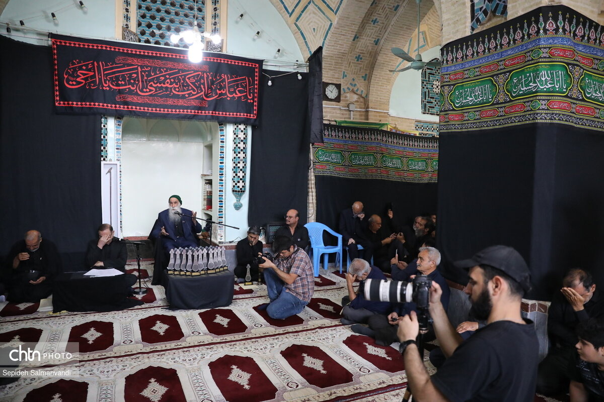 باززندهسازی آیینهای عاشورایی شوشتر/ پیرغلامان حسینی شهرستان تجلیل شدند