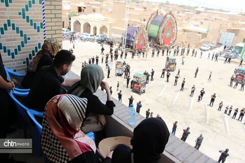 حضور گردشگران خارجی در مراسم شب و ظهر عاشورای حسینی شهرستان اردکان