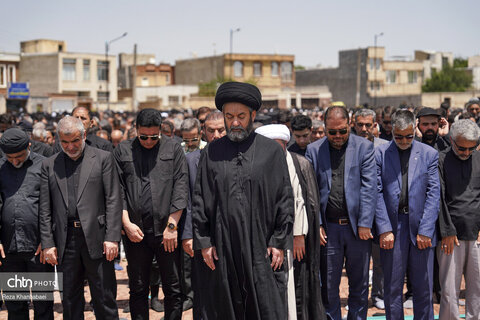 اقامه نماز ظهر عاشورا در اردبیل