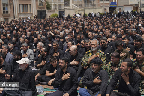 اقامه نماز ظهر عاشورا در اردبیل