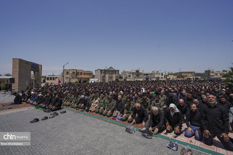 اقامه نماز ظهر عاشورا در اردبیل