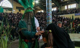 تعزیه ۴۰۰ ساله ارمغانخانه زنجان میزبان خیل عظیم عاشقان حسینی