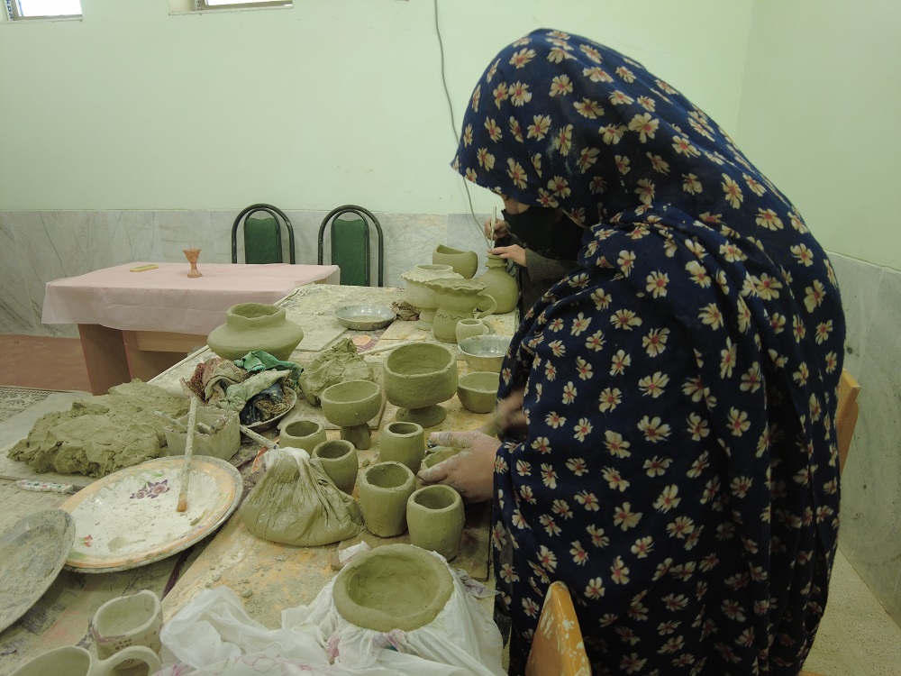 هنرمندانی که خاک را به هنر کیمیا می کنند/ جریان زندگی در روستای جهانی سفال کلپورگان